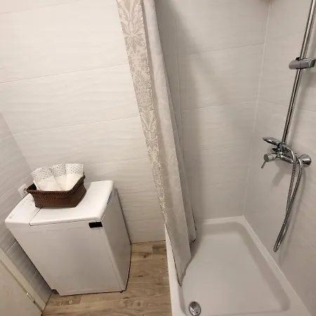 Mali U Centru Apartment Makarska